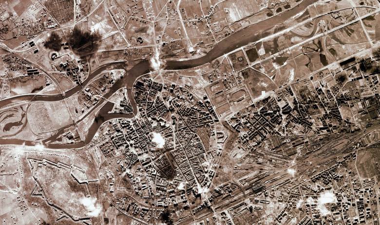 10 miesięcy przed nadejściem frontu Poznań został zbombardowany. To był największy nalot, jaki dotknął miasto w czasie II wojny światowej.  Widać efekty?