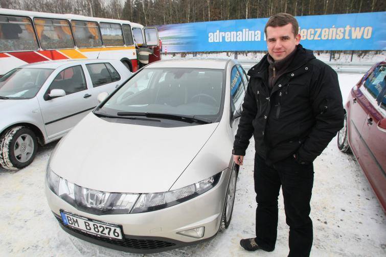 Giełdy samochodowe w Kielcach i Sandomierzu - sprawdź ceny