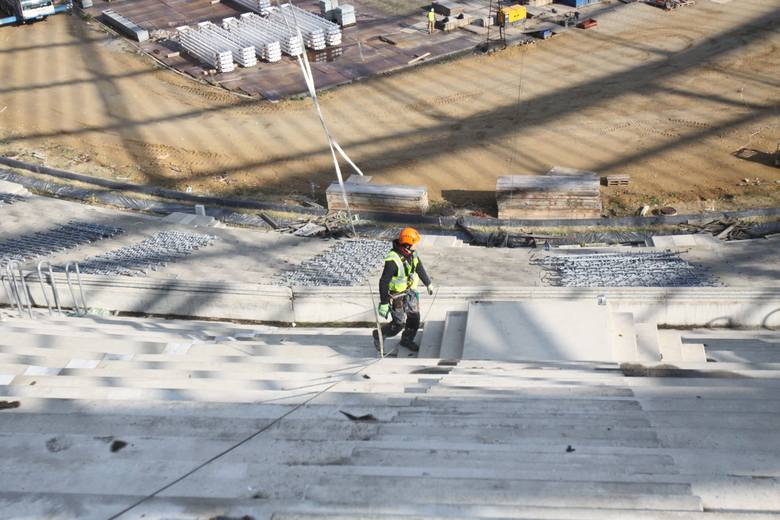 Montaż dachu Stadionu Śląskiego na ukończeniu ZDJĘCIA I WIDEO