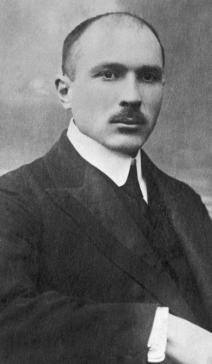 Kazimierz Pużak ps. SicińskiUrodził się w 1883 r. w Tarnopolu. Z pochodzenia był Ukraińcem. Konspirował w polskich organizacjach patriotycznych od czasów