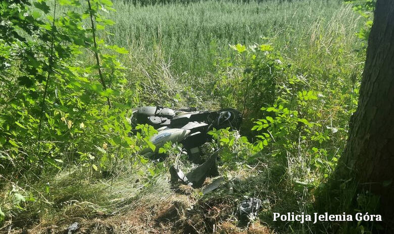 12 lipca na drodze powiatowej pomiędzy miejscowościami Jelenią Górą a Rybnicą doszło do wypadku, w którym śmierć poniósł motocyklista. 31-latek w wyniku