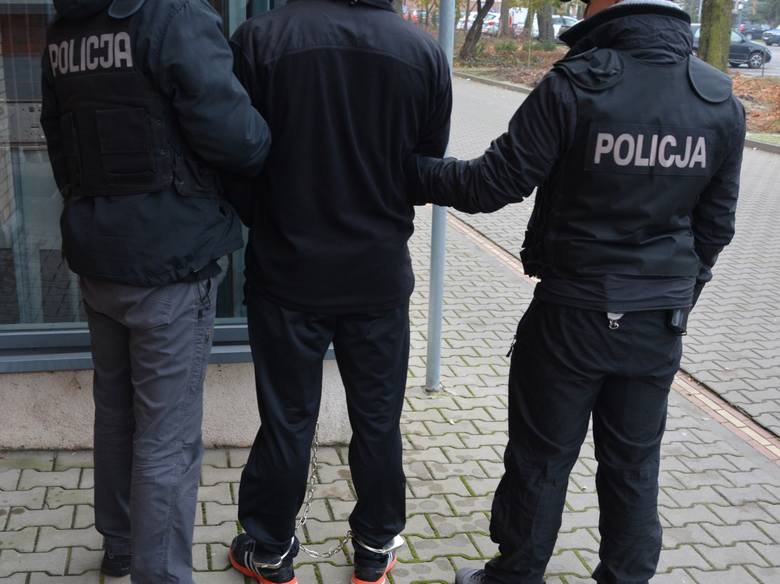 Poznańska policja zatrzymała samochodowego złodzieja multirecydywistę.