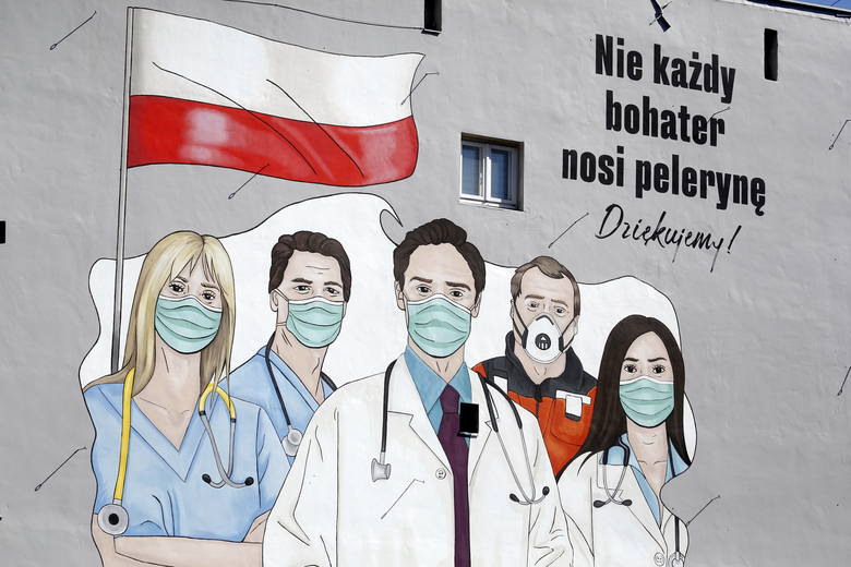 Mural - podziękowanie dla tych, którzy walczą z koronawirusem powstał w Warszawie. 