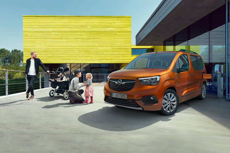 Opel Combo‑e Life.Opel wprowadza nowe Combo‑e Life z zasilaniem akumulatorowym! W pełni elektryczny kombivan niemieckiego producenta będzie oferowany