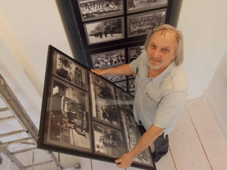 Zbigniew Sejwa jest pomysłodawcą corocznej wystawy i albumów ze zdjęciami przysyłanymi i przynoszonymi przez gorzowian.