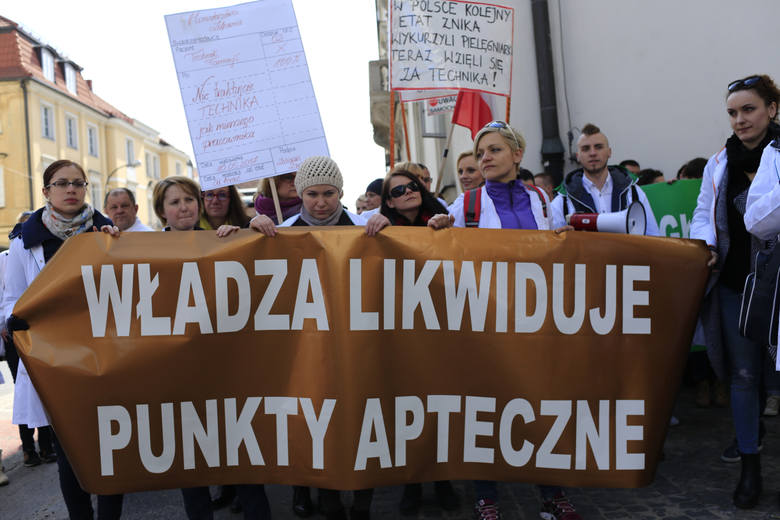Protest w Warszawie przeciwko ustawie apteka dla aptekarza