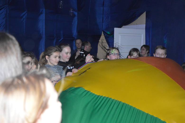 Zabawa karnawałowa w Szkole Podstawowej nr 2 w Łowiczu [ZDJĘCIA]