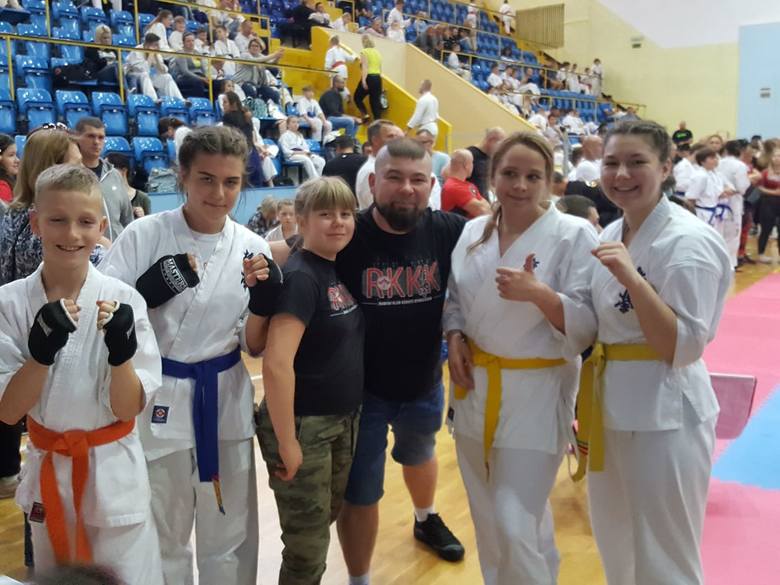 16 medali RKKK na VI Świętokrzyskiej Lidze Karate Koronea Cup [ZDJĘCIA]