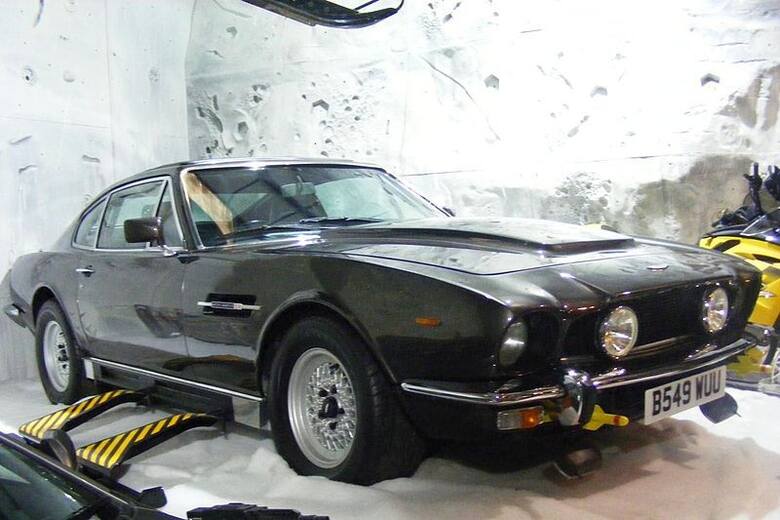 Aston Martin V8 Vantage, James Bond 007 Museum źródło: wikipedia.de/     Dave McLear