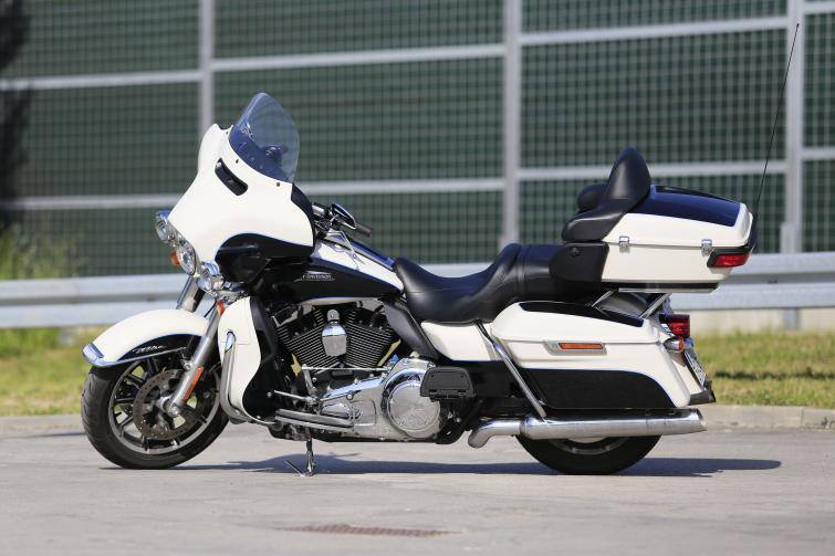 Testujemy: Harley-Davidson Electra Glide Ultra Classic - transatlantyk (WIDEO)