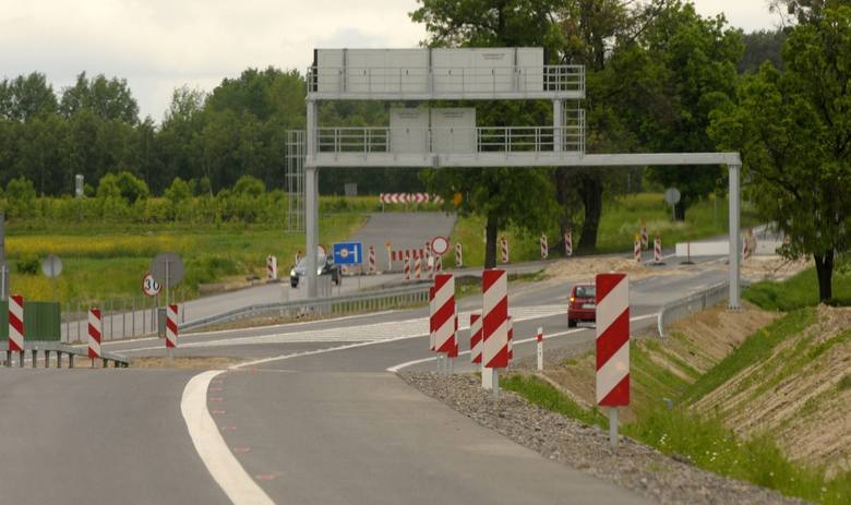 Z pięciu odcinków S17 między Kurowem a Piaskami do użytku oddano dwa. Czy kolejne części inwestycji będą powstawały sprawniej?Fot: Jacek Babicz/Arch