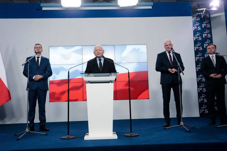 Zjednoczona Prawica z nową umową koalicyjną. Kaczyński: „Nasze porozumienie jest gwarancją poprawy losu Polaków”