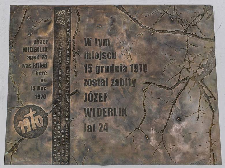 Odsłonięcie specjalnych płyt chodnikowych w przestrzeni Gdańska upamiętniających miejsca śmierci 8 ofiar Grudnia '70, 14-15.12.2020