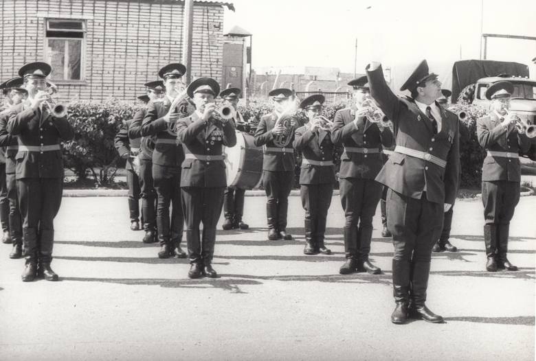 Żołnierze radzieccy opuszczają Toruń w sierpniu 1991 roku