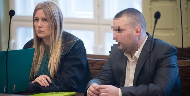 Adwokat Katarzyna Topczewska domaga się dla Bartosza D. zaostrzenia kary do 3 lat więzienia i większej wpłaty na konto Fundacji.