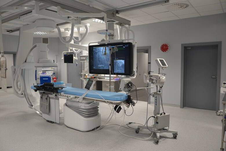 Nowy aparat do angiografii, który trafił do szpitala im. T. Marciniaka, to sprzęt nowoczesny i bezpieczny.