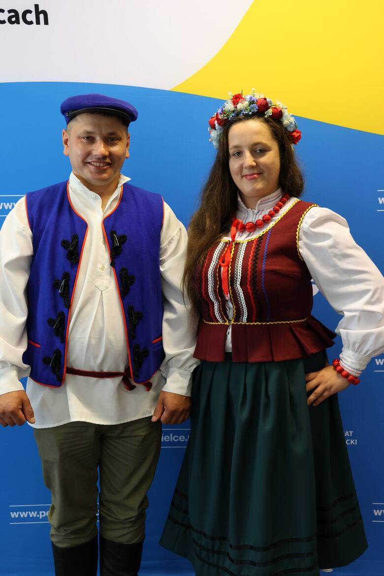 Oto tegoroczni starości dożynek powiatu kieleckiego: Renata Łoboda z Głuchowa i Stanisław Pociejowski z miejscowości Szumsko Kolonia.