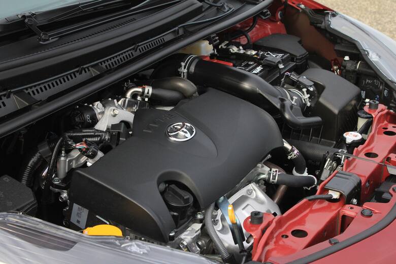 Test Toyota Yaris  1.5 Dual VVT-iEToyota po raz drugi odświeżyła III generację Yarisa. Poza zmianami w stylistyce każdy egzemplarz wyposażony jest teraz