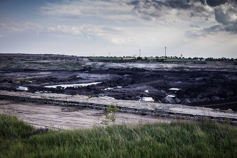 Kopalnia odkrywkowa węgla brunatnego Tomisławice, eksploatowana przez ZE PAK. 