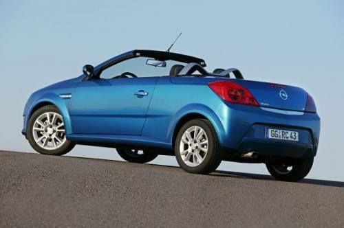 Fot. Opel: Tigra oferowana jest z benzynowymi silnikami 1,4 l/90 KM i 1,8 l/125 KM.