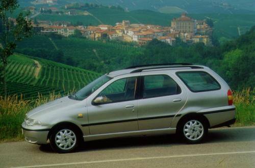 Fot. Fiat: Wersja kombi nazwana Palio Weekend ma nieco większy od Sieny rozstaw osi.