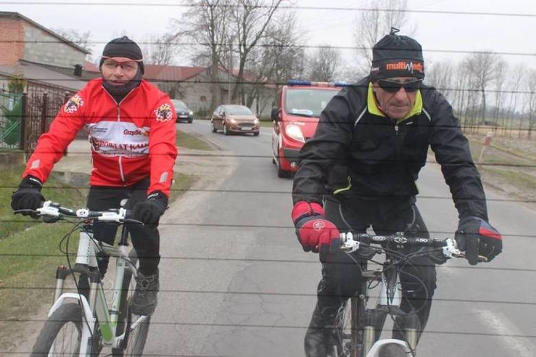 Na rowerach do Owsiaka. Kaliska Wielkoorkiestrowa Sztafeta Cyklistów po raz 18. wsparła Wielką Orkiestrę Świątecznej Pomocy