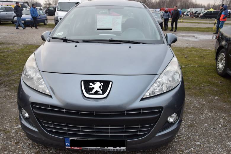 Peugeot 207 - rok produkcji 2011, z silnikiem 1.6 HDI, stan licznika 101 tys. km. Cena 16 999 zł