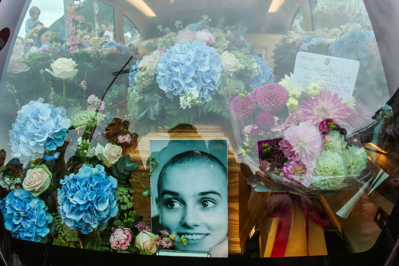 Tłumy fanów pożegnały Sinéad O'Connor. Artystka zmarła nagle w wieku 56 lat