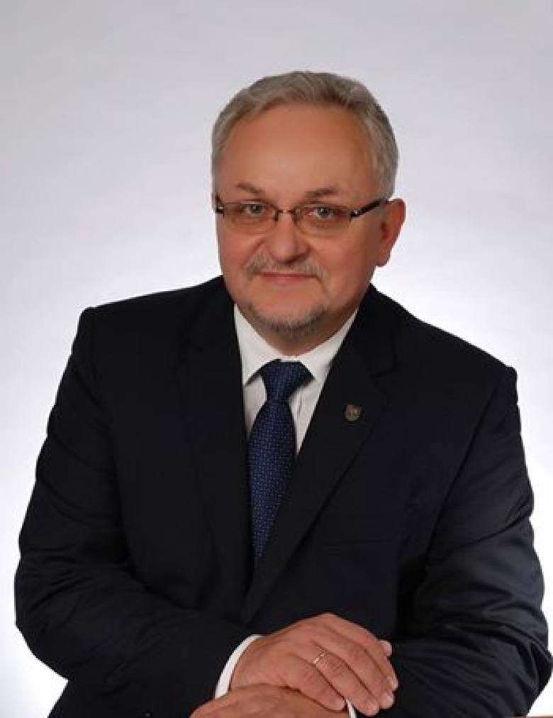 <strong>Wybory 2014 w Tarnowskich Górach</strong><br /> <br /> Już prawie na pewno Arkadiusz Czech zostanie burmistrzem Tarnowskich Gór na kolejną kadencję. Pierwsze - nieoficjalne - wyniki wskazują, że wygrał z rywalami już w I turze. 