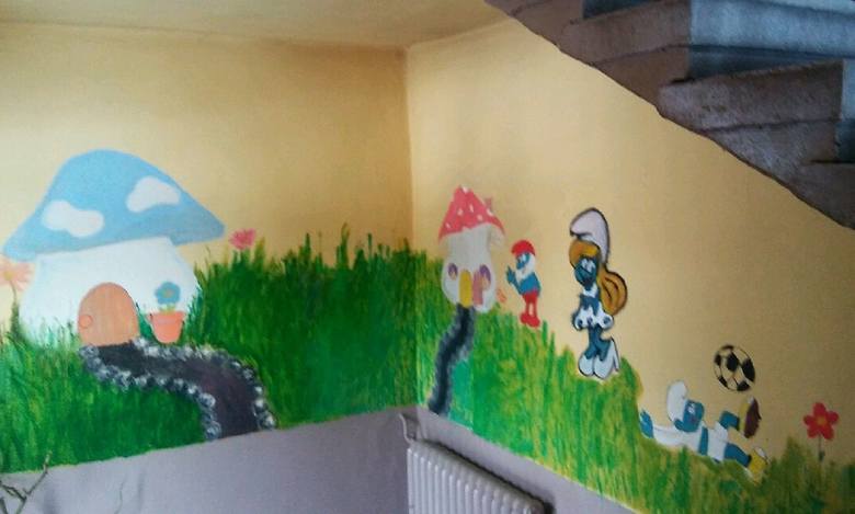 Uczniowie gimnazjum numer 2 w Pińczowie pomagają na różne sposoby. Jednym z takich było malowanie ściany w Szkole Podstawowej w Brześciu. To dzieło wykonały