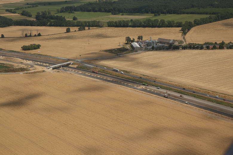Tak wyglądała sytuacja na budowie odcinka drogi S5 Poznań - Wronczyn w lipcu 2019 roku. Do dokończenia całej drogi w Wielkopolsce zostały łącznie trzy odcinki. Mają być gotowe do końca 2019 roku.
