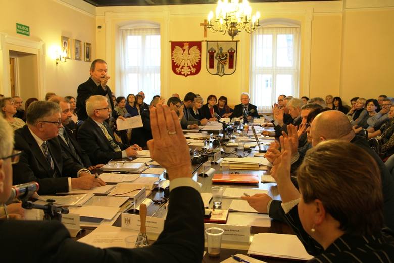 Na najbliższej sesji rady miasta Sulechowa, która odbędzie się 19 kwietnia, radni nie będą już głosowali w sprawie zamknięcia gimnazjum w Pomorsku.