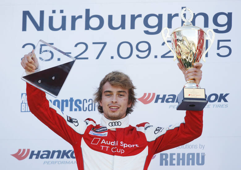 Polak Jan Kisiel utrzymuje prowadzenie w pucharze Audi Sport TT Cup. Po swoim podwójnym zwycięstwie w Oschersleben, młody kierowca z Warszawy wygrał