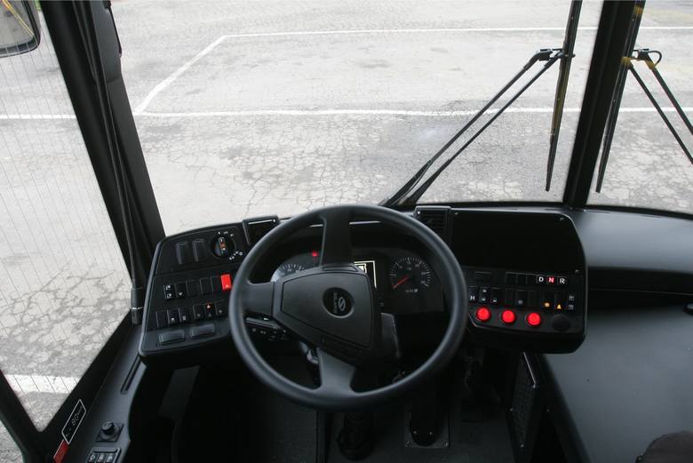 11-12-2013.katowice pkm autobus .solaris urbino 12.fot - arkadiusz lawrywianiec/polskapresse