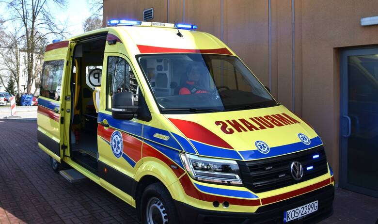 Szpital Powiatowy w Oświęcimiu wzbogacił się o nowy ambulans. Pojazd kosztował 700 tys. zł
