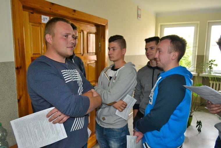 Uczniowie ZSP nr 2 w Łowiczu podzielili się krwią z potrzebującymi (Zdjęcia)