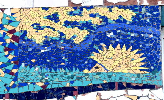 Zobacz, jakie piękne są te mozaiki na ścianie SP nr 8 w Nowej Soli. Tego z ulicy tak nie zobaczysz 