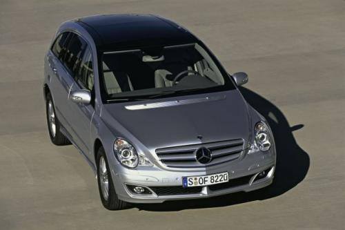 Fot. DaimlerChrysler:  Mercedes klasy R ma być uniwersalnym autem niemal na wszystkie okazje.