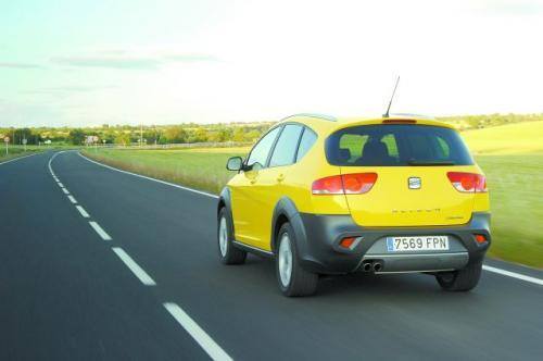 Fot. Seat: Hiszpański SUV jeździ równie dobrze na asfaltowej drodze jak i w lżejszym terenie