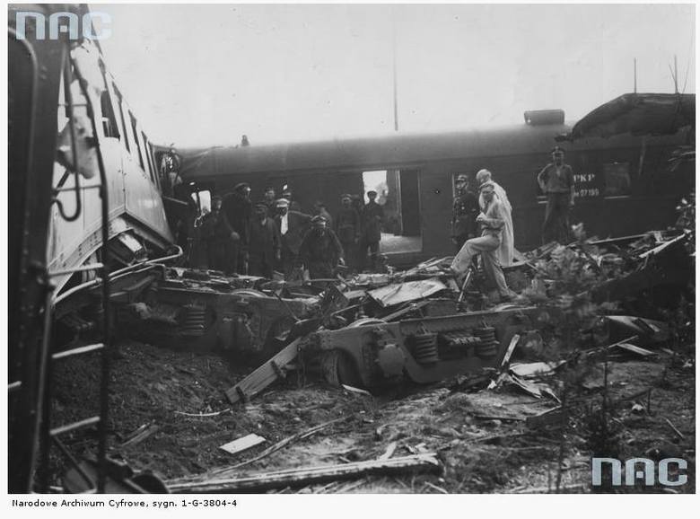 Katastrofa kolejowa pociągu Warszawa-Poznań na stacji w Gułtowach - 1936 rok