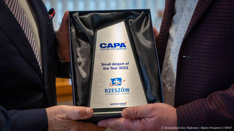 Port lotniczy Rzeszów-Jasionka otrzymał tytuł Małego Portu Lotniczego Roku 2022, przyznawany przez międzynarodową organizację branżową CAPA – Centre