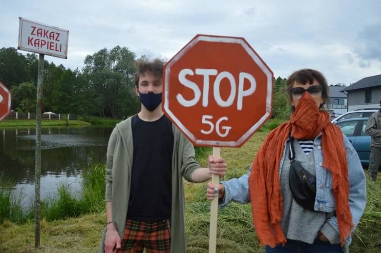 Protest przeciwko budowie masztu w Płotach