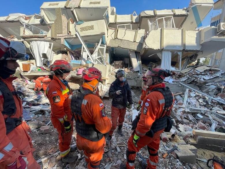 Polscy ratownicy na miejscu trzęsienia ziemi w Besni w Turcji