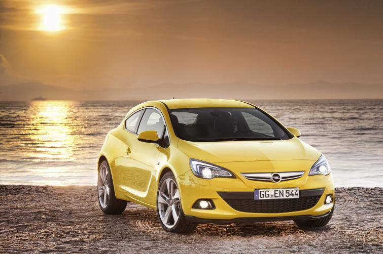 Opel Astra J GTC
