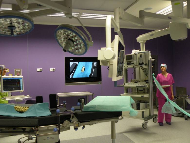Nowa sala operacyjna jest bardzo nowoczesna. Na zdjęciu Żaneta Kobus-Kobierska i Krystyna Maj-Helicka.
