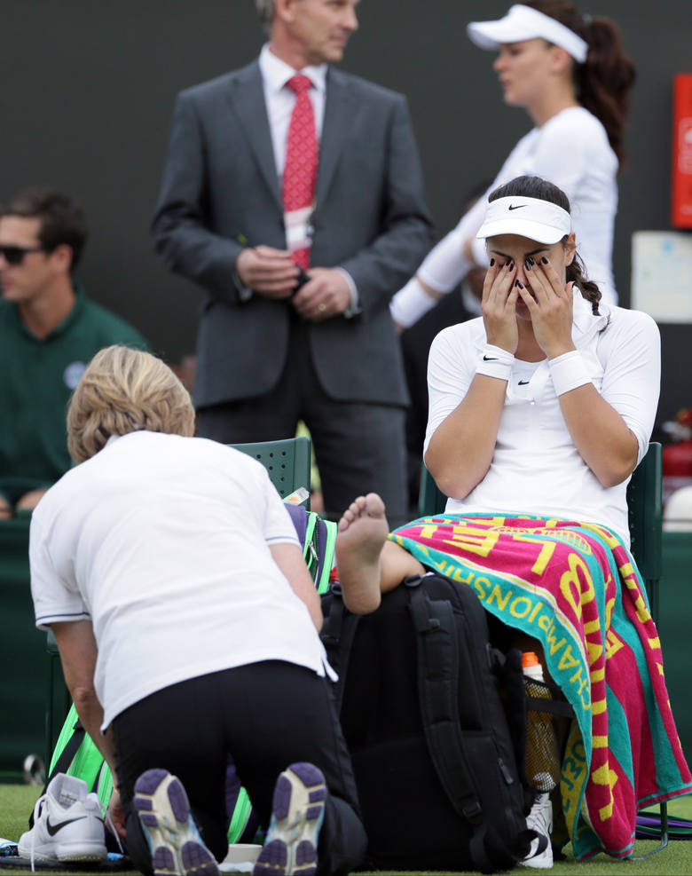 Choć był to dzień pełen sensacji, dla Agnieszki Radwańskiej skończyło się dobrze. Choć była bardzo bliska odpadnięcia z 18-letnią Chorwatką Anją Konjuch w 2. rundzie Wimbledonu.