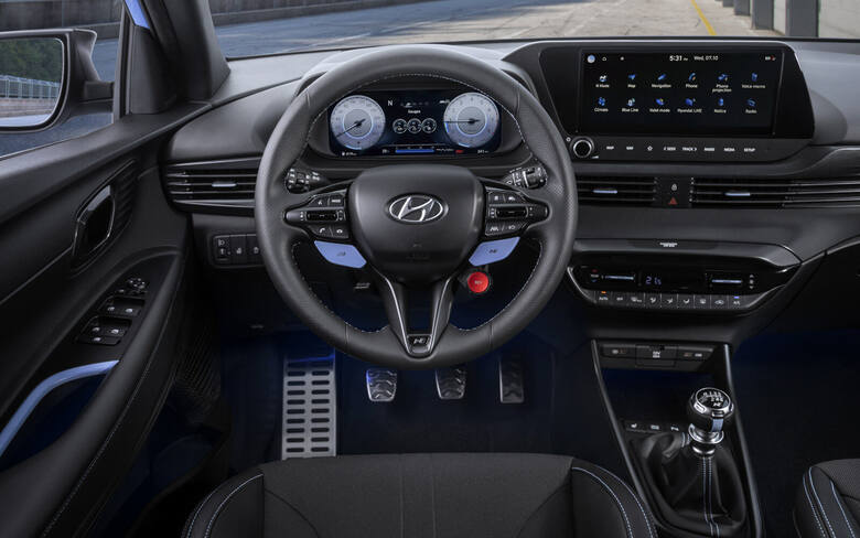 Hyundai i20 NNowy Hyundai i20 N jest napędzany przez nowej generacji silnik benzynowy 1.6 T-GDi o mocy 204 KM i momencie obrotowym 275 Nm, sparowany