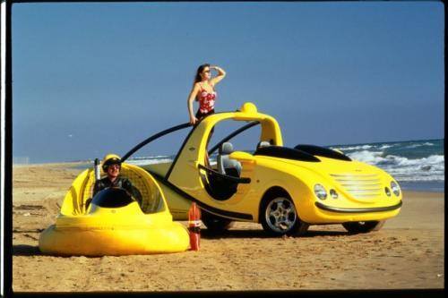 Fot. Rinspeed: X-trem to propozycja na lato. Plażowy samochód, a właściwie dwa – z tyłu jest miejsce dla podręcznego poduszkowca, którym można poruszać