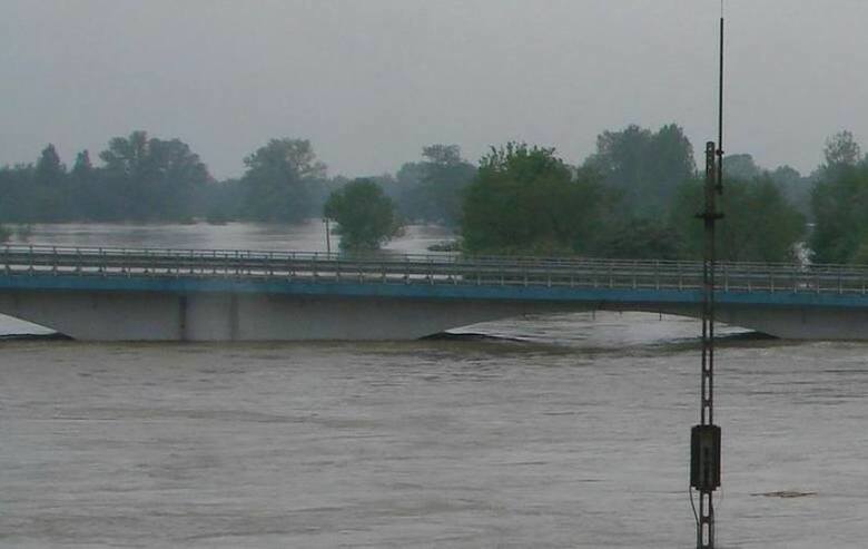 Zagrożony most na Wiśle w Bieruniu
