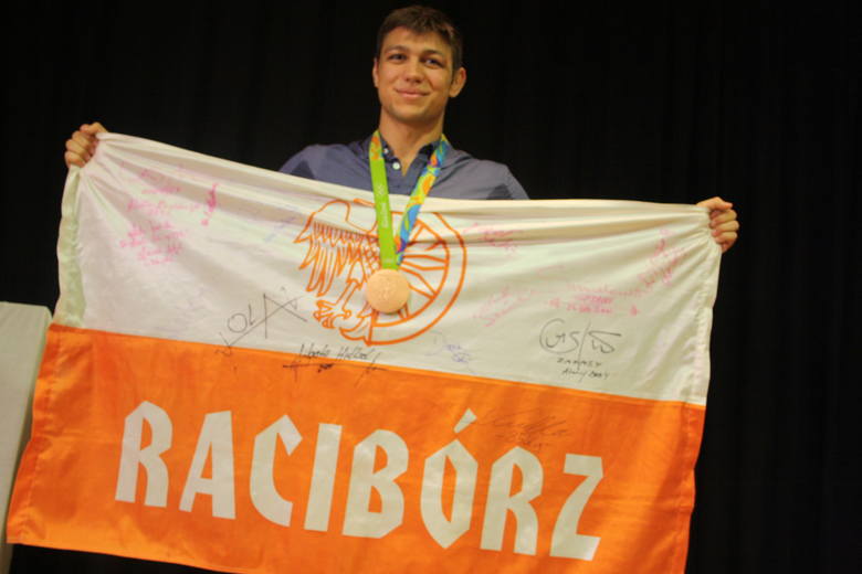 Urodzony w Raciborzu, Denis Kudla (obecnie reprezentant Niemiec), na ostatnich Igrzyskach w Rio zdobył brązowy medal w zapasach